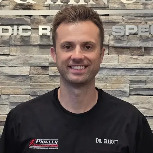 Dr. Dustin Elliott DC